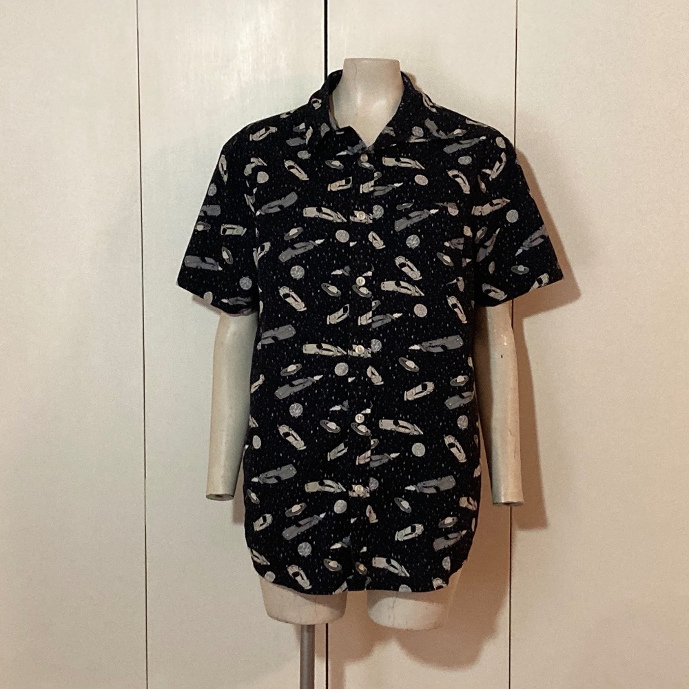 Urban Pipeline Causal Button Front Shirt Size MEDIUM 100% Cotton Car/Outerspace